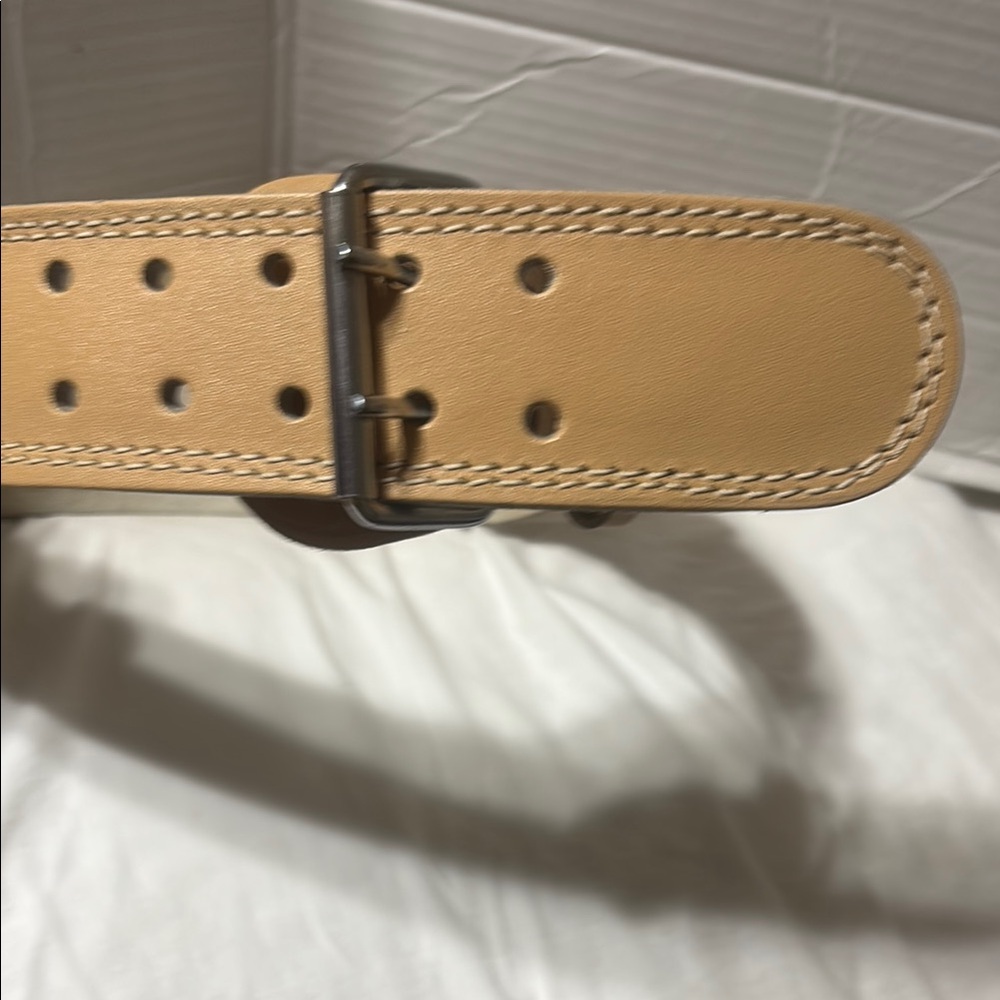 Weight training Tan Leather Men's Belt. EUC